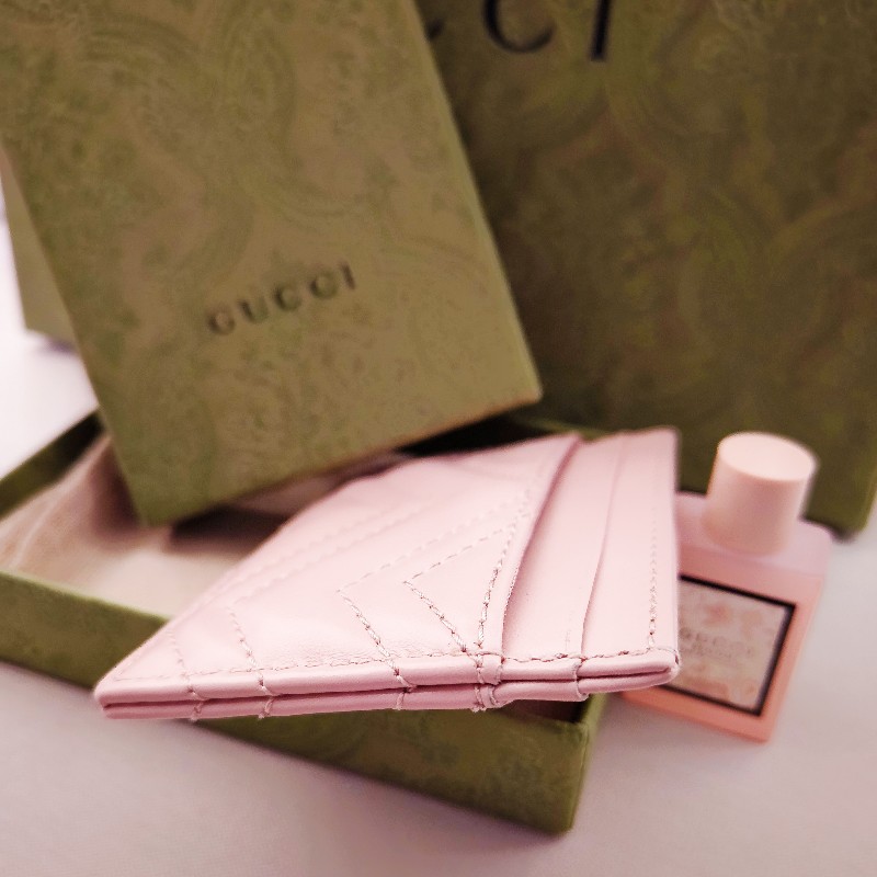 Gucci 櫻花粉色小卡夾-9