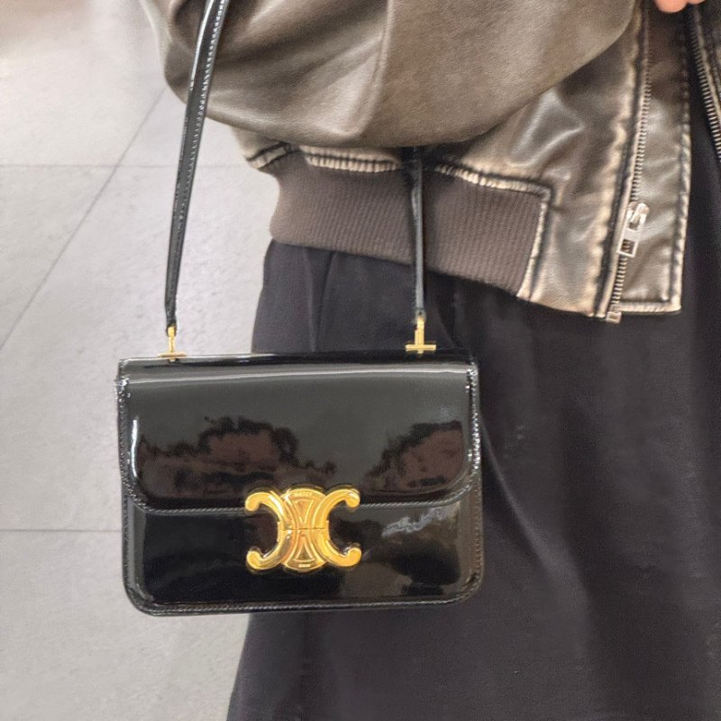 🎉新品好折扣✨Celine 117893 Teen Garance 漆面牛皮凱旋門 Teen Garance 包 黑色-1