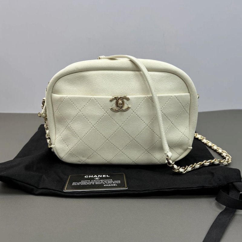 CHANEL 白色金扣菱格紋肩背斜背相機包 22*17*6 98新配件塵袋保卡-1