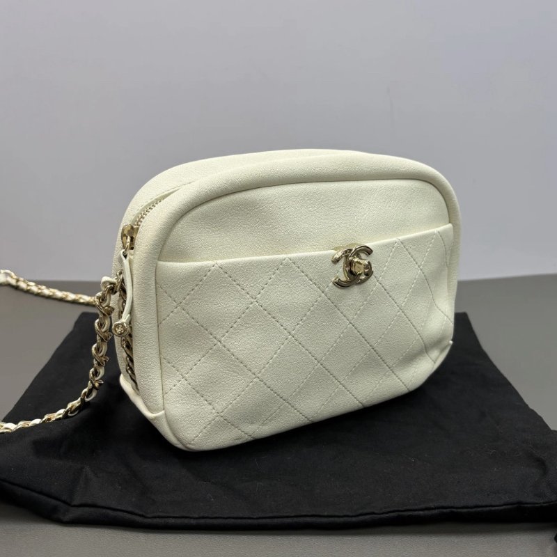CHANEL 白色金扣菱格紋肩背斜背相機包 22*17*6 98新配件塵袋保卡-2