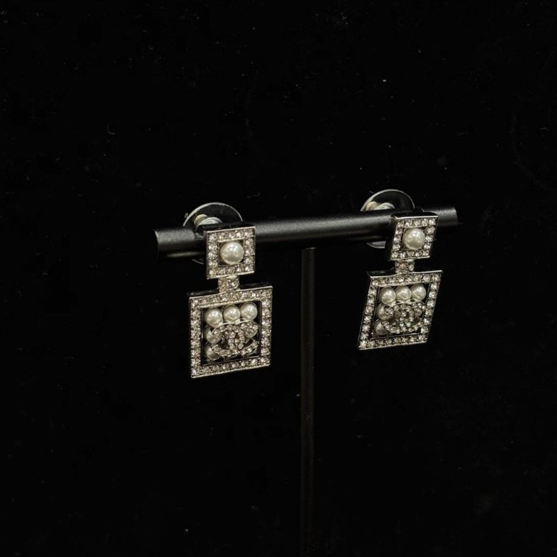 CHANEL 24S香水瓶滿鑽珍珠耳釘 98新配件盒子-2