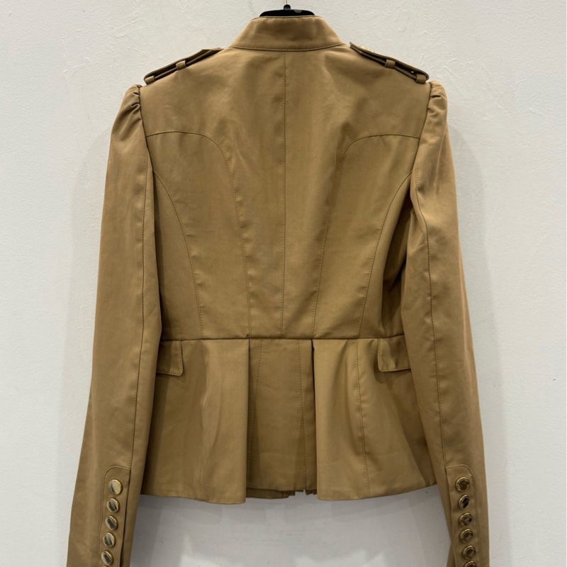 Burberry明星款風衣-3