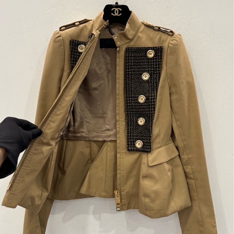 Burberry明星款風衣-4