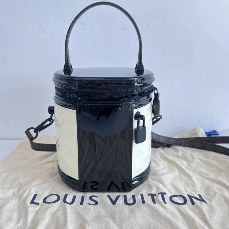 LV 漆皮發財桶手提斜背包 芯片款 15*17*14 99新配件塵袋-5