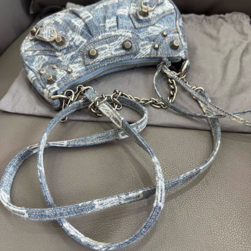 Balenciaga Le Cagole 牛仔腋下包21x11x4 98新 配件塵袋-1