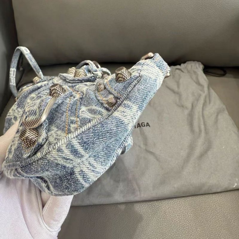 Balenciaga Le Cagole 牛仔腋下包21x11x4 98新 配件塵袋-3