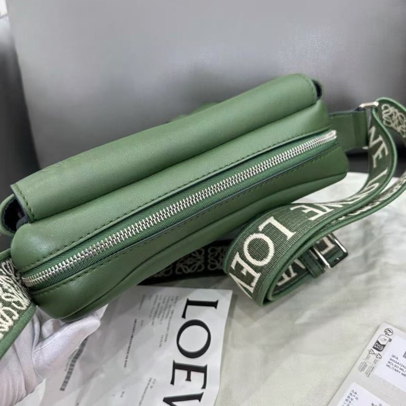 Loewe 綠色郵差包 全新閒置 配件齊全-5