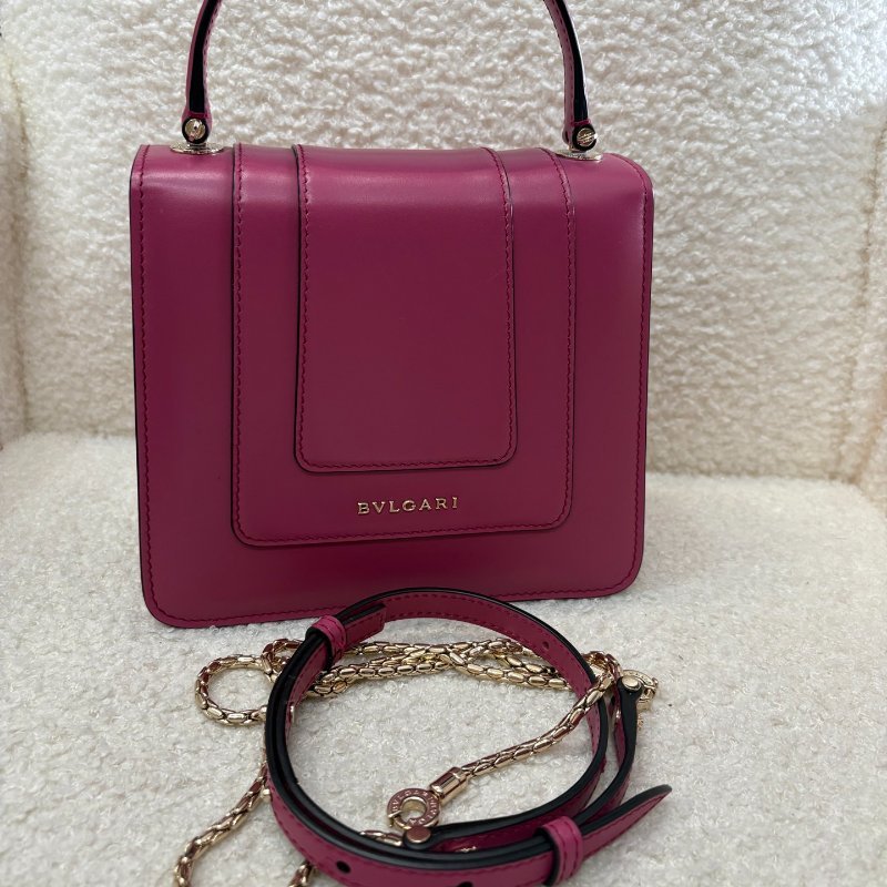 ✨BVLGARI 玫紅色蛇頭風琴斜背包 98新 配件塵袋-7