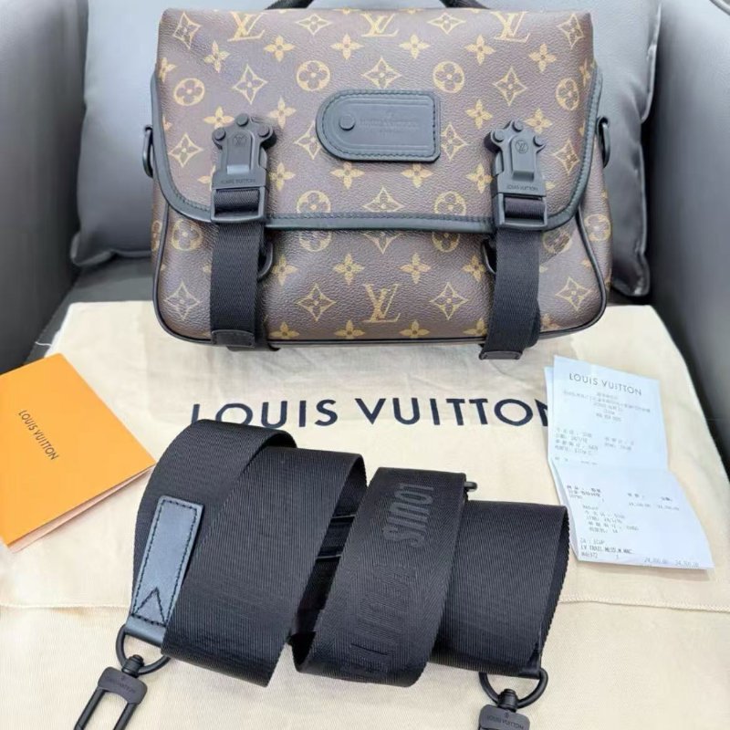 ✨Lv 男款斜背郵差包 Trail Quest mongeam macassar 98新 配件齊全-0