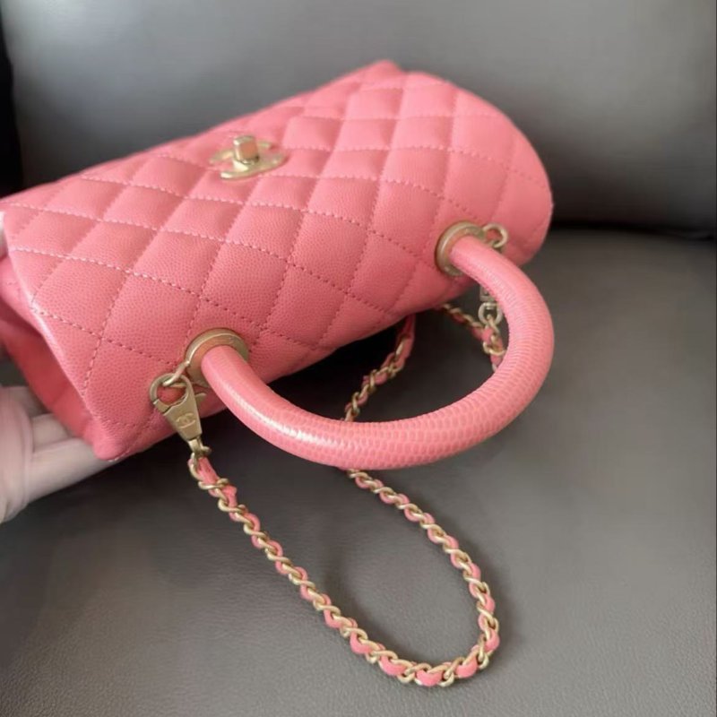 ✨Chanel Coco handle 粉色小號 24×14 荔枝紋牛皮蜥蜴皮手柄 全新閒置配件塵袋保卡-3