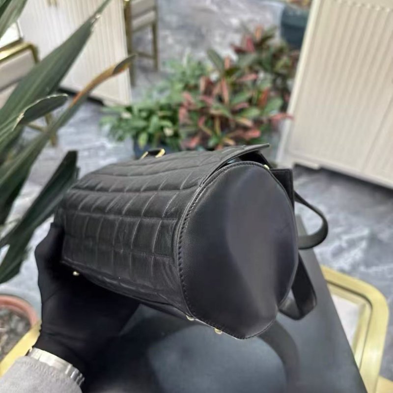 Chanel 中古羊皮冰格圓筒包22*10cm 98新 配件塵袋-5