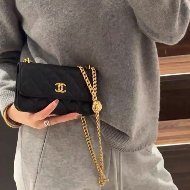 ✨Chanel 黑金23S山茶花羊皮金球Woc 芯片款17*9cm 99新 配件塵袋-0