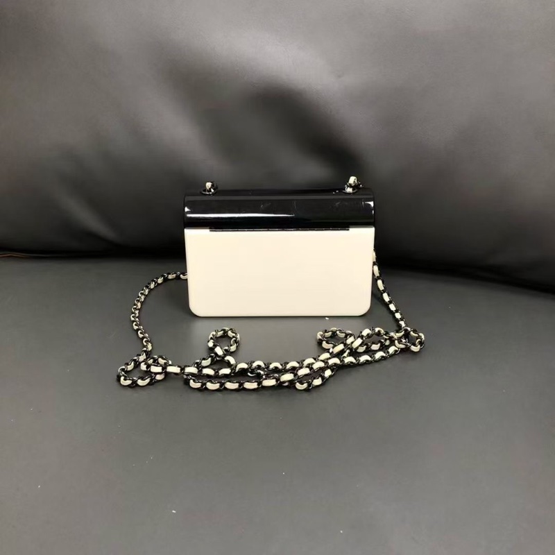 21s Chanel Vic亞克力材質限量秀款 CF mini晚宴包 黑白熊貓 拼色尺寸12✖️8✖️5 30開  成色很好-1