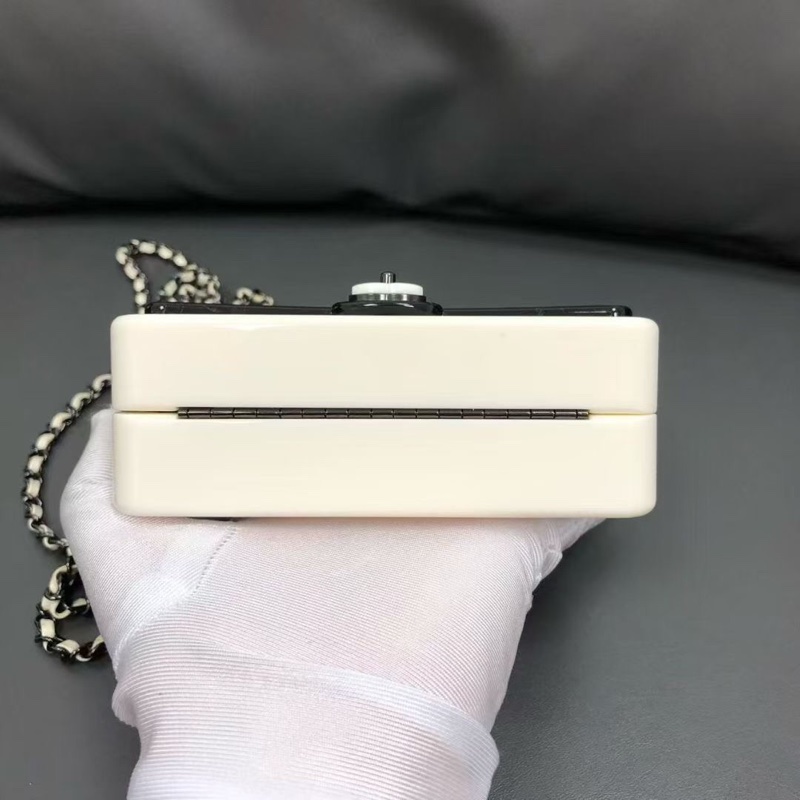 21s Chanel Vic亞克力材質限量秀款 CF mini晚宴包 黑白熊貓 拼色尺寸12✖️8✖️5 30開  成色很好-2