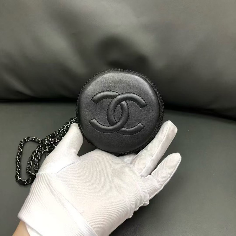 Chanel 21B 秀款限量 mini抽繩 滿鑽水桶包,整包水鑽鑲嵌bingbing閃 尺寸12.5*9*9 無卡31開 極品成色-2