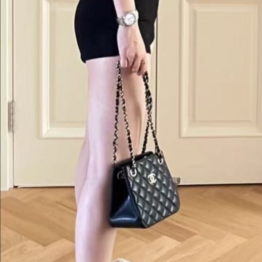 Chanel 23p黑金荔枝皮mini tote包 芯片款 16*15 99新配件塵袋購證-1