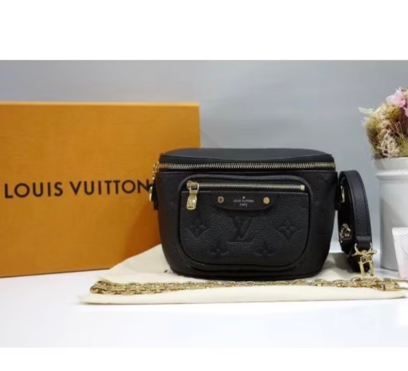 LV胸背包-0