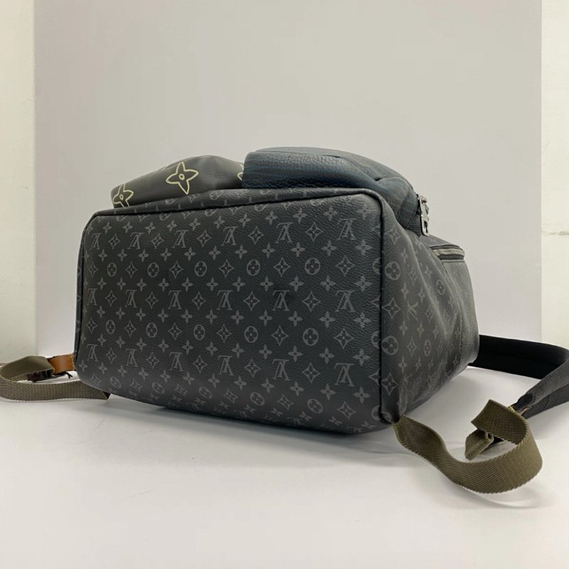 LV 黑色老花限量Multipocket系列後背包 30*40*15.5 99新配件塵袋-1