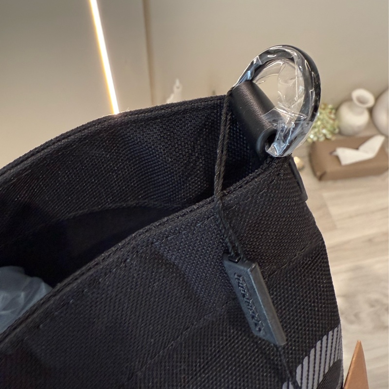BURBERRY 黑色帆布托特包 購物包 旅行包 全新品-3