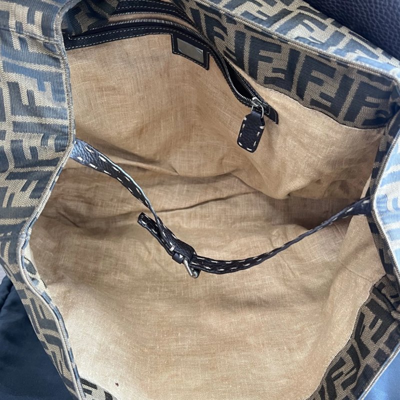 FENDI 老花肩背托特旅行袋 45*39*13 98新配件塵袋-1
