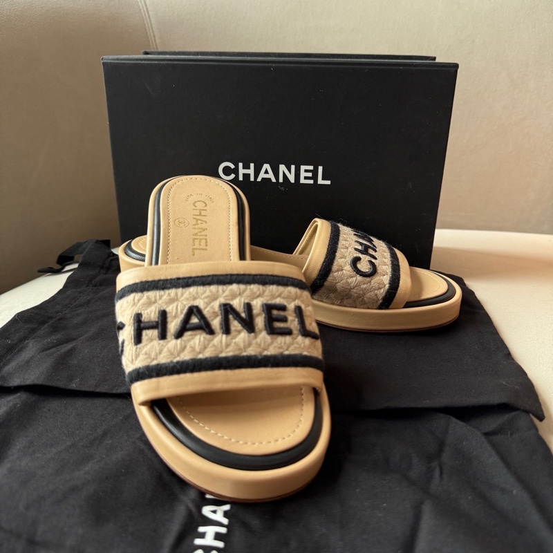 Chanel 香奈兒 奶茶色 字母拖鞋 37碼 附件:盒子塵袋-1