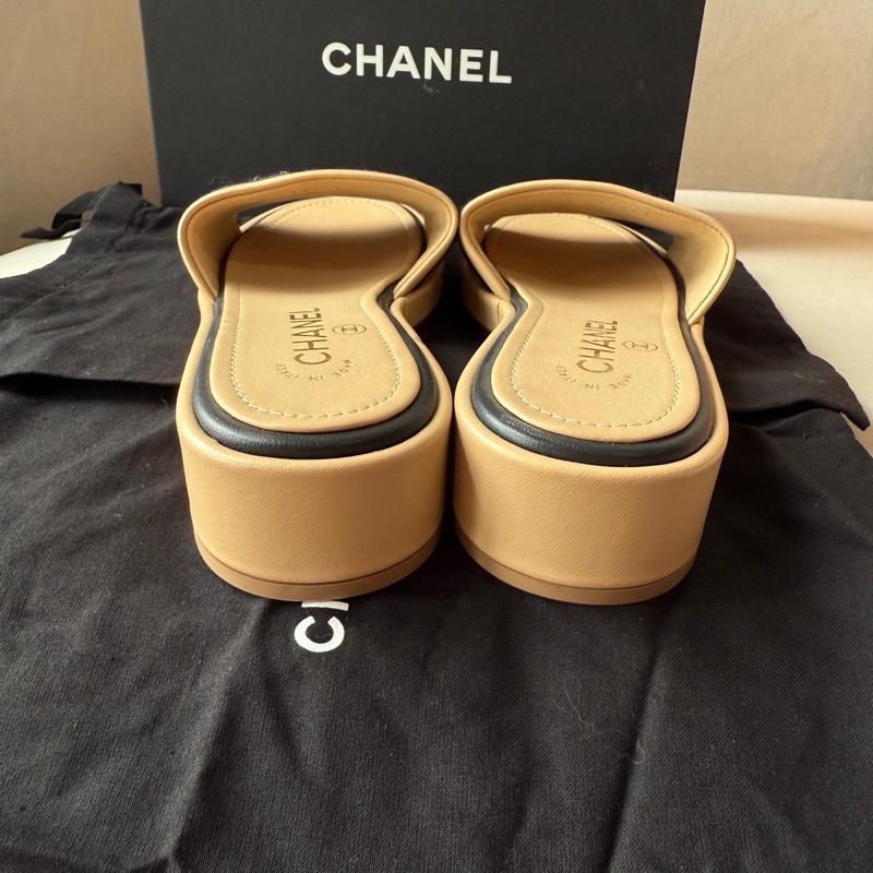 Chanel 香奈兒 奶茶色 字母拖鞋 37碼 附件:盒子塵袋-3