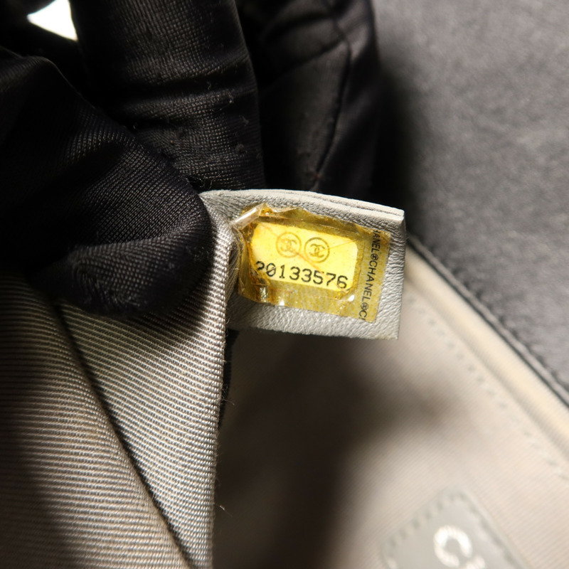 CHANEL 羊皮皮革Boy 25銀扣鏈帶肩背袋-8