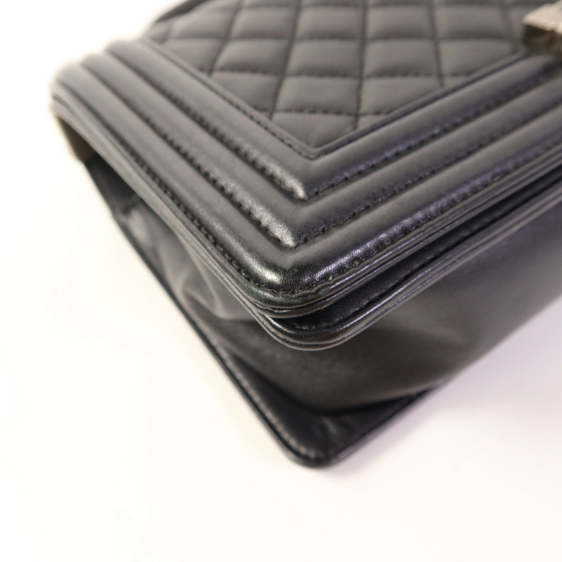 CHANEL 羊皮皮革Boy 25銀扣鏈帶肩背袋-12