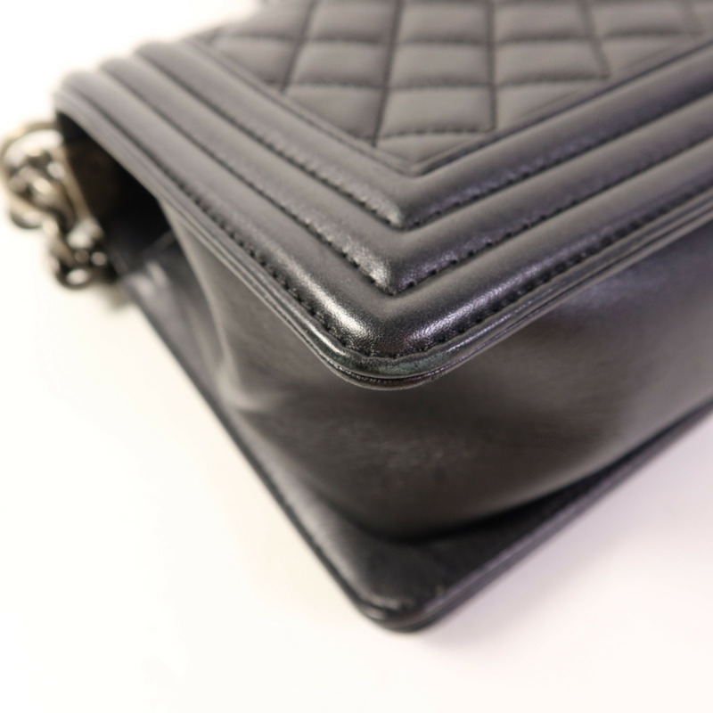 CHANEL 羊皮皮革Boy 25銀扣鏈帶肩背袋-14