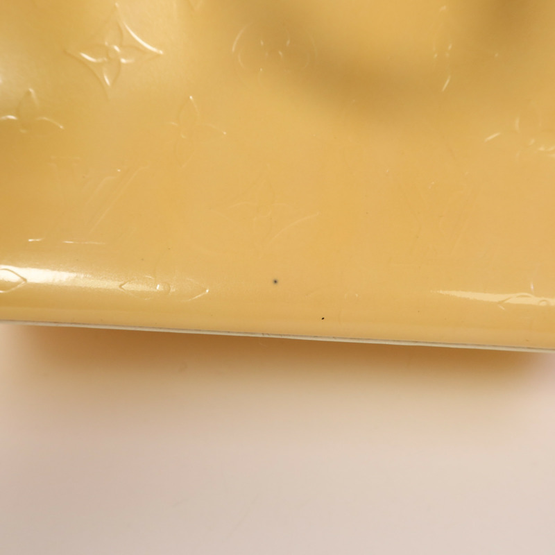 LOUIS VUITTON Vernis Reade PM金扣手挽袋-16