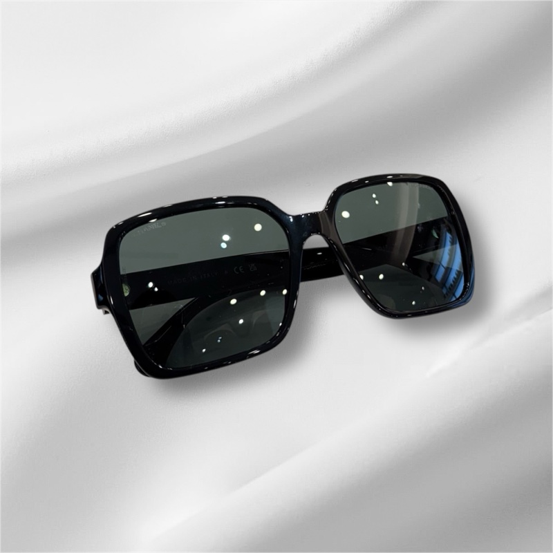 CHANEL 側邊金屬LOGO大方框墨鏡-4