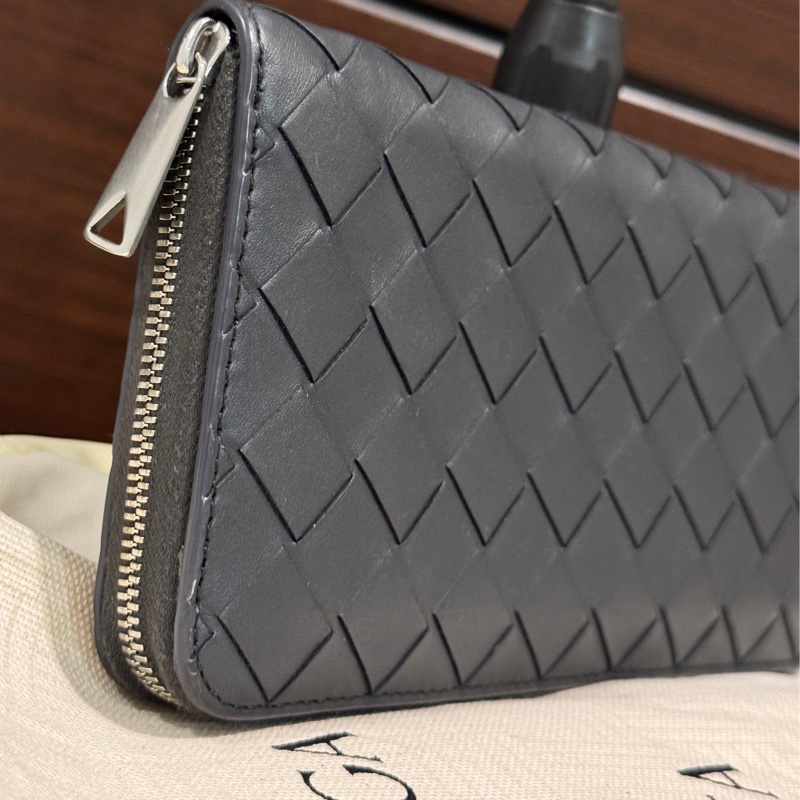 BV 專櫃正品 BOTTEGA VENETA 黑色 編織 拉鍊長夾 發財包 雙色-2