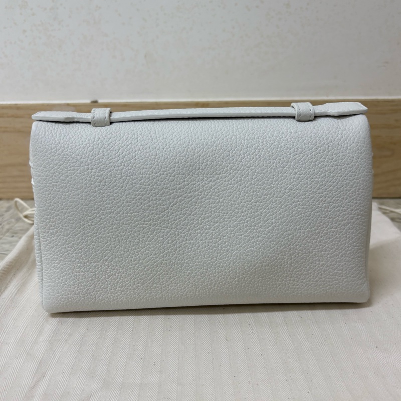 Loro Piana L19飯盒包 奶昔白 (一代扣)-4