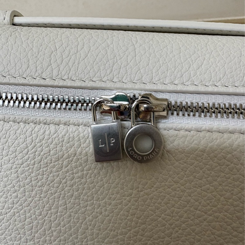 Loro Piana L19飯盒包 奶昔白 (一代扣)-11