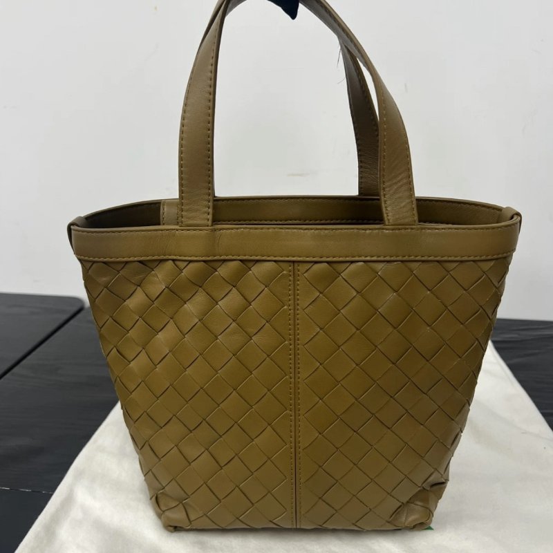 BV 橡子色Intrecciato編織手提水桶包 23*15*18.5 98新配件盒子塵袋-1
