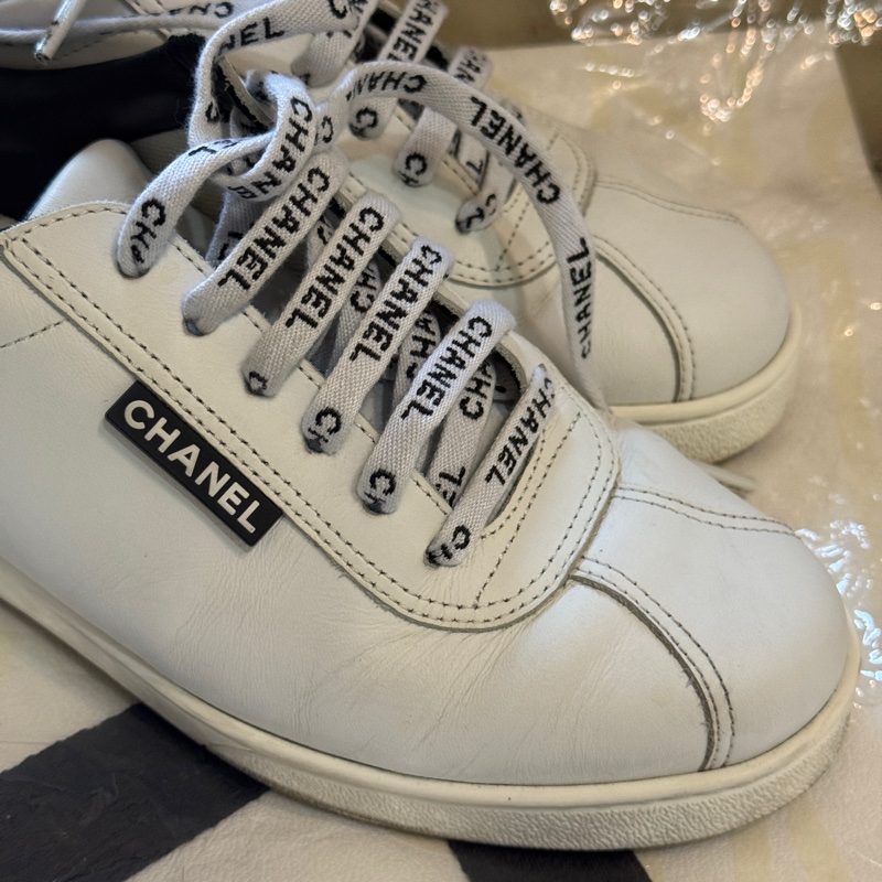 『已出售』Chanel 黑標logo小白鞋38-24