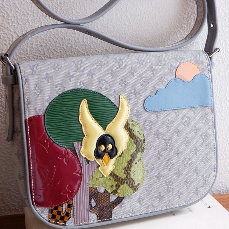 LV 童話限定動物園系列系列肩背郵差包 24*20 98新配件塵袋-0