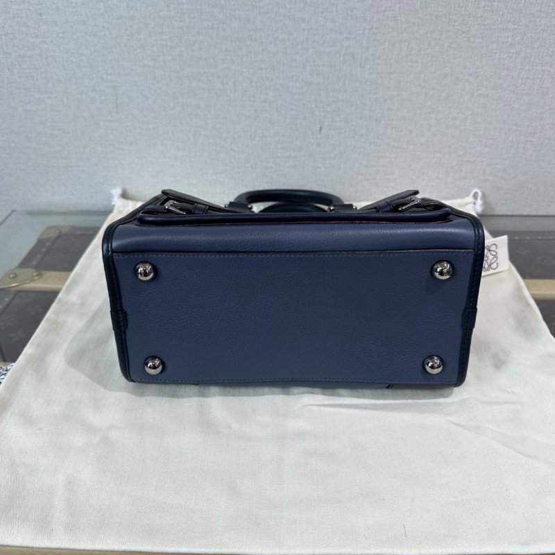 LOEWE 藍黑拼色銀扣手提斜背包 25.5*22*13 98新配件盒子塵袋-3