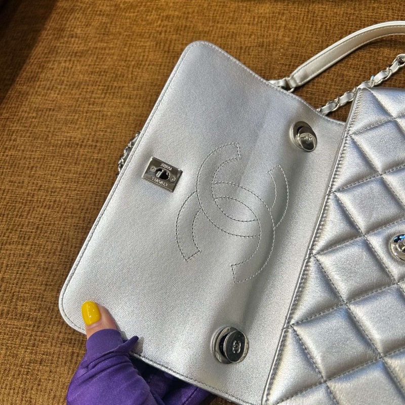 chanel 銀色trendycc中號 約24cm 31開 配件：卡~-11