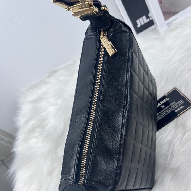 CHANEL 黑金冰格手提包 腋下包 肩帶可調節長度 6開有卡，邊角輕微磨損-6