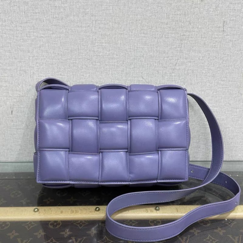 BV 紫色PaddedCassette銀扣肩背斜背枕頭包 26*18*8 98新配件塵袋-5