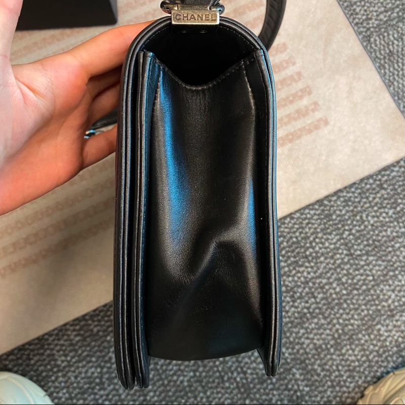 Chanel leboy28黑銀全牛皮鏈條斜挎包 #99新閒置 #櫃上在售25萬-37