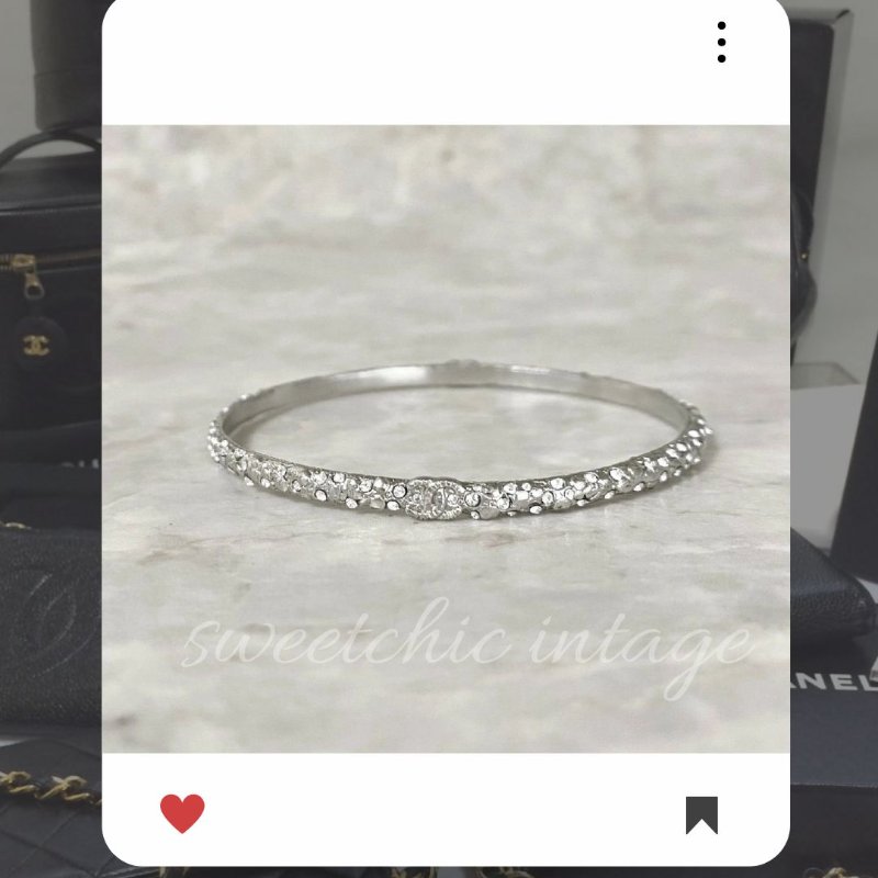 💖9 月新品上架 🔥 ✨經典款！香奈兒 Chanel 銀色水鑽雙手鏈 手環 CHANEL Coco Mark 手鐲 🔥 香奈兒熱賣款 香奈兒 CHANEL-4