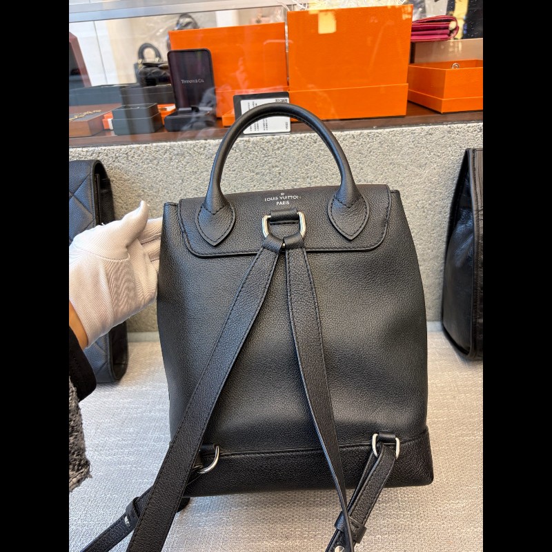 LV路易威登Lockme黑銀牛皮荔枝紋雙肩包 後背包 尺寸21×26cm-14