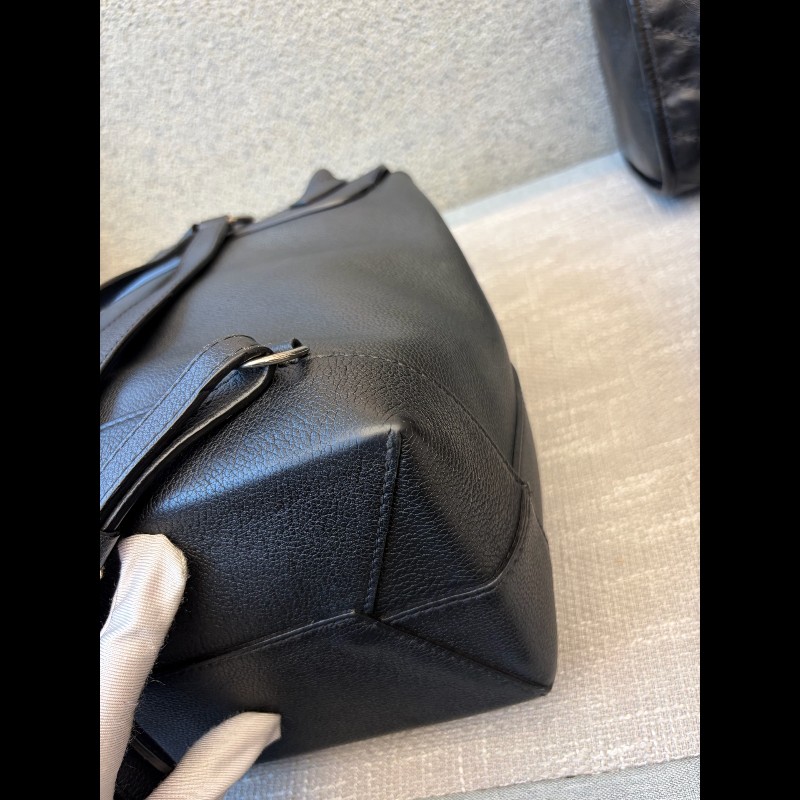 LV路易威登Lockme黑銀牛皮荔枝紋雙肩包 後背包 尺寸21×26cm-15