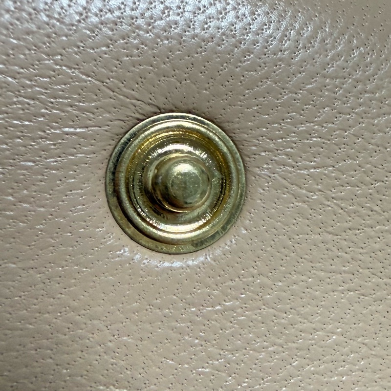 🎀全網最低價🎀Chloe蝴蝶結卡包零錢包（粉膚色）-23