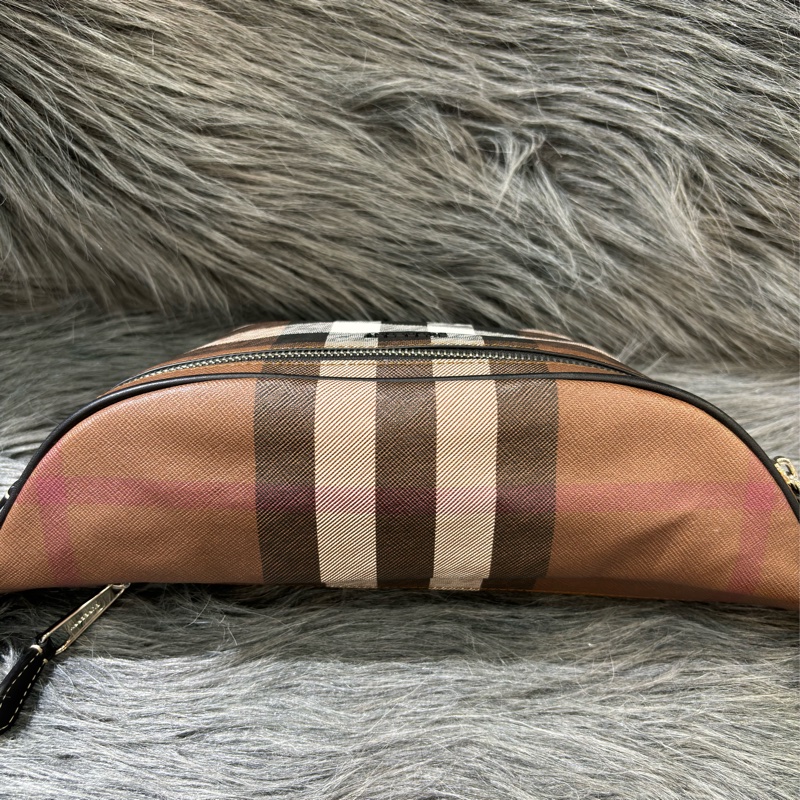 BURBERRY 8052806 防水帆布 經典格紋 肩背包 腰包 胸口包 斜背包 霹靂包-12