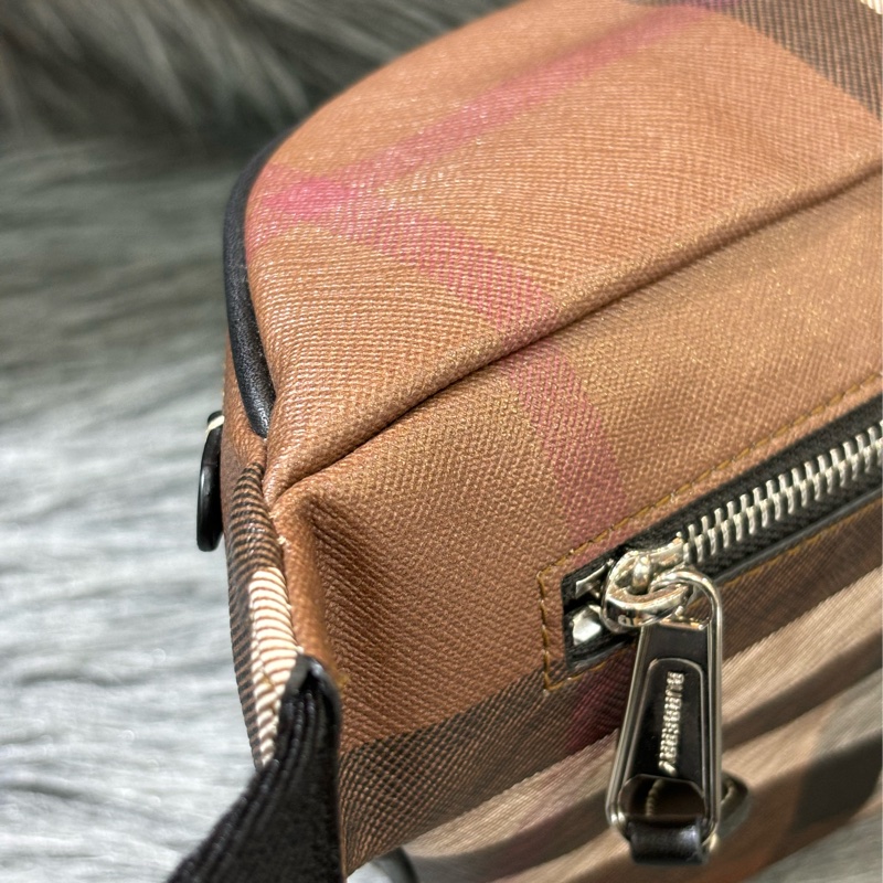 BURBERRY 8052806 防水帆布 經典格紋 肩背包 腰包 胸口包 斜背包 霹靂包-15