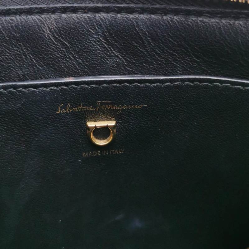 Salvatore Ferragamo Gancini 系列 牛皮 純色 斜背包-7