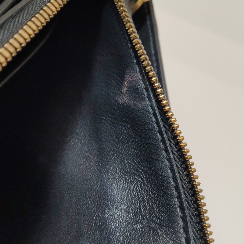 Salvatore Ferragamo Gancini 系列 牛皮 純色 斜背包-10